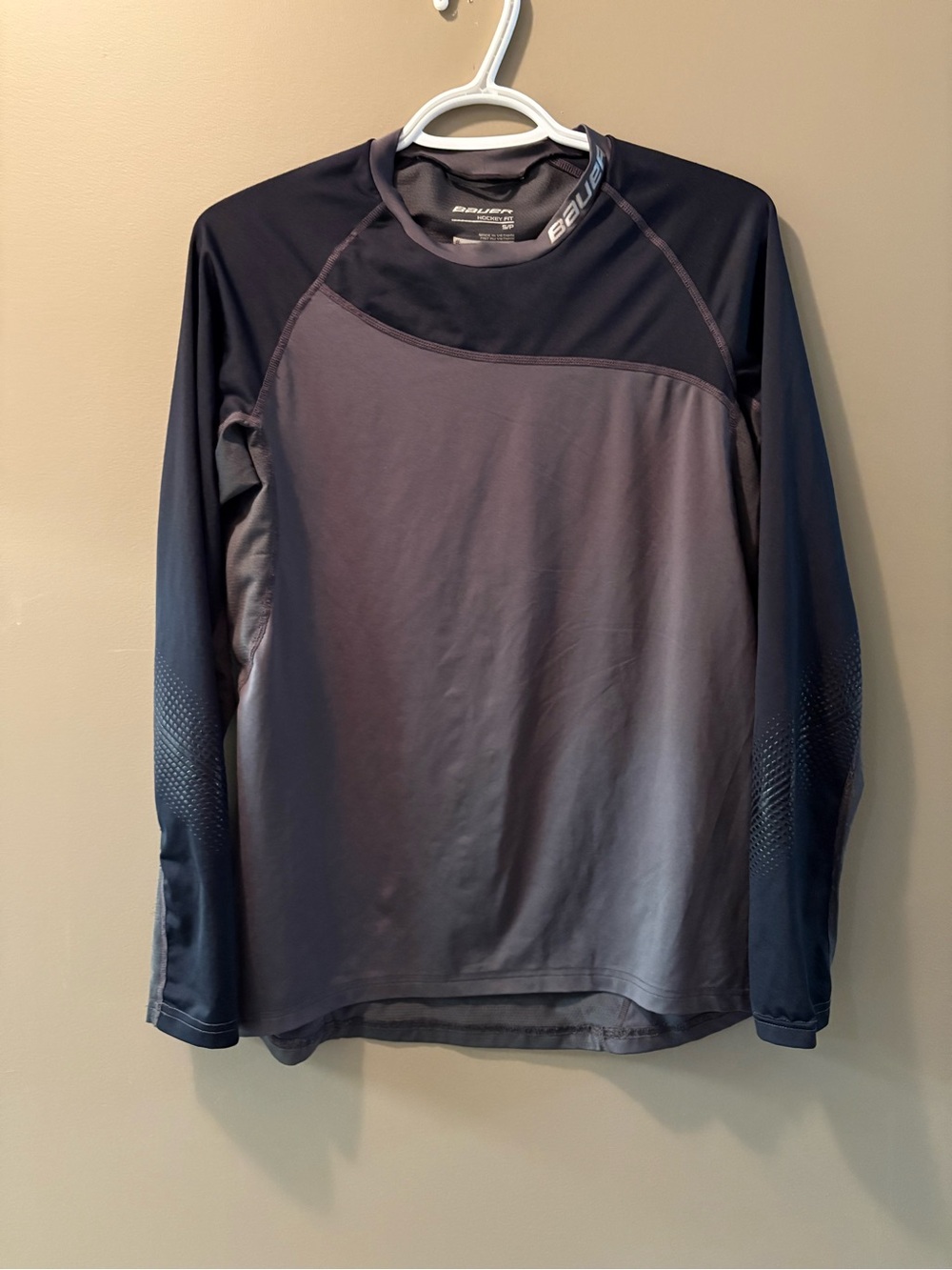 Bauer Men's hockey fit Long Sleeve Black/Charcoal